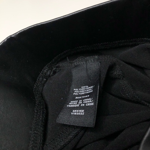 Black Faux Leather Mid-Rise Legging Size Small - Picture 8 of 11